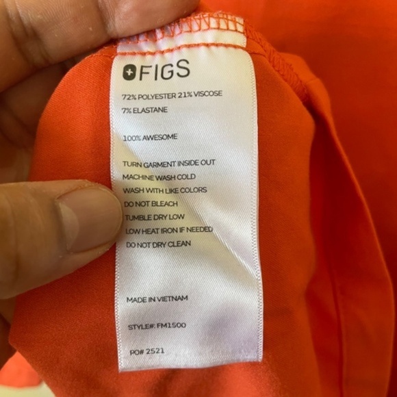 Figs Limited Edition Leon Three-Pocket Scrub Top Sunset Orange - Picture 5 of 5